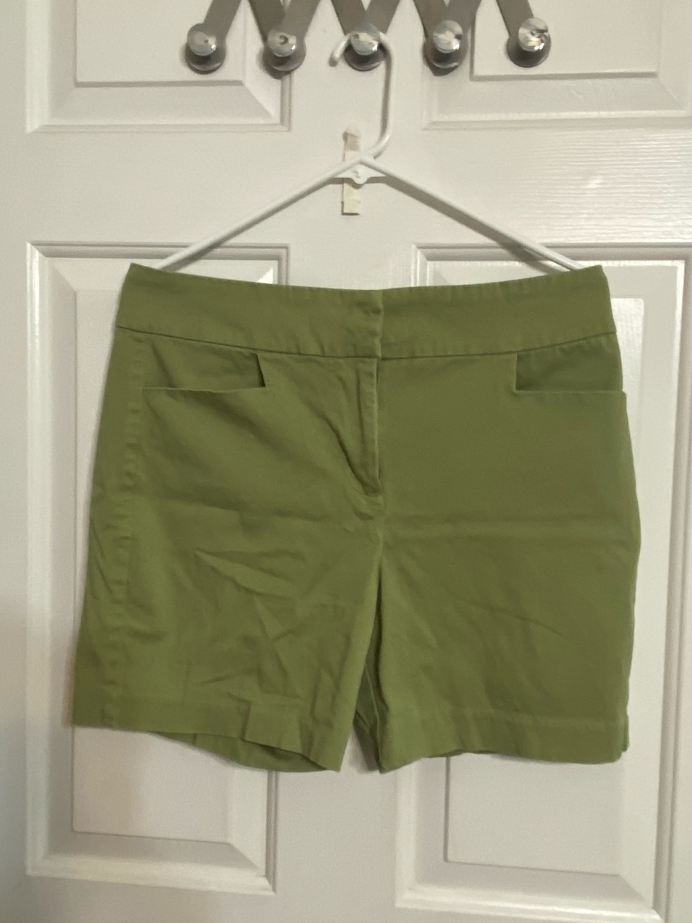 Bella Rose Closet Olive Green Pull-On Bermuda Shorts